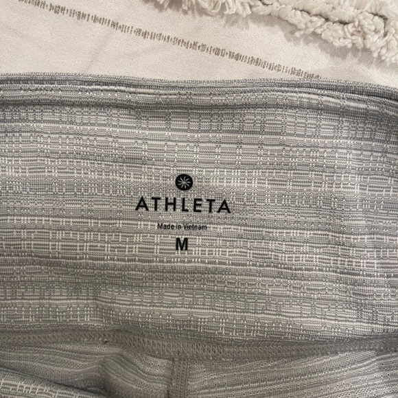 Athleta pocket cropped leggings size M - Picture 4 of 5